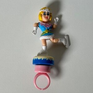 Vintage 80s Ice Maidens Magic In Motion Magnetic Ice Skating Ring (B9)